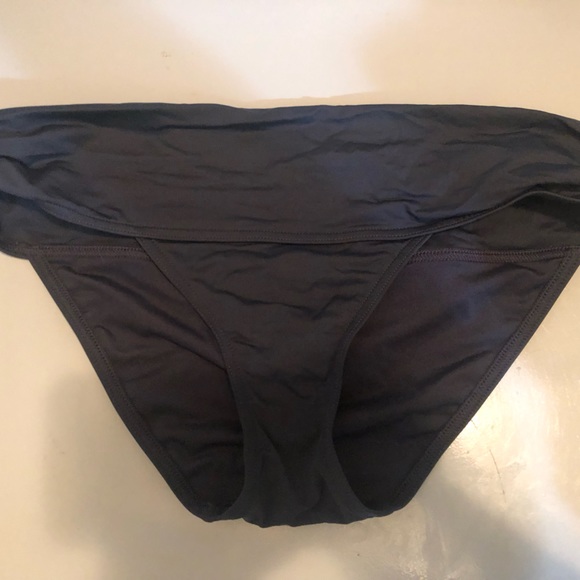 Victoria's Secret NEW without tags, swim M and 34D - Picture 2 of 6
